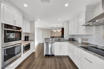 27131 Oakwood Lake Dr in Bonita Springs, FL - Building Photo - Building Photo
