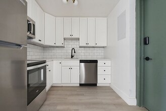 The Benedict in Pittsburgh, PA - Building Photo - Interior Photo