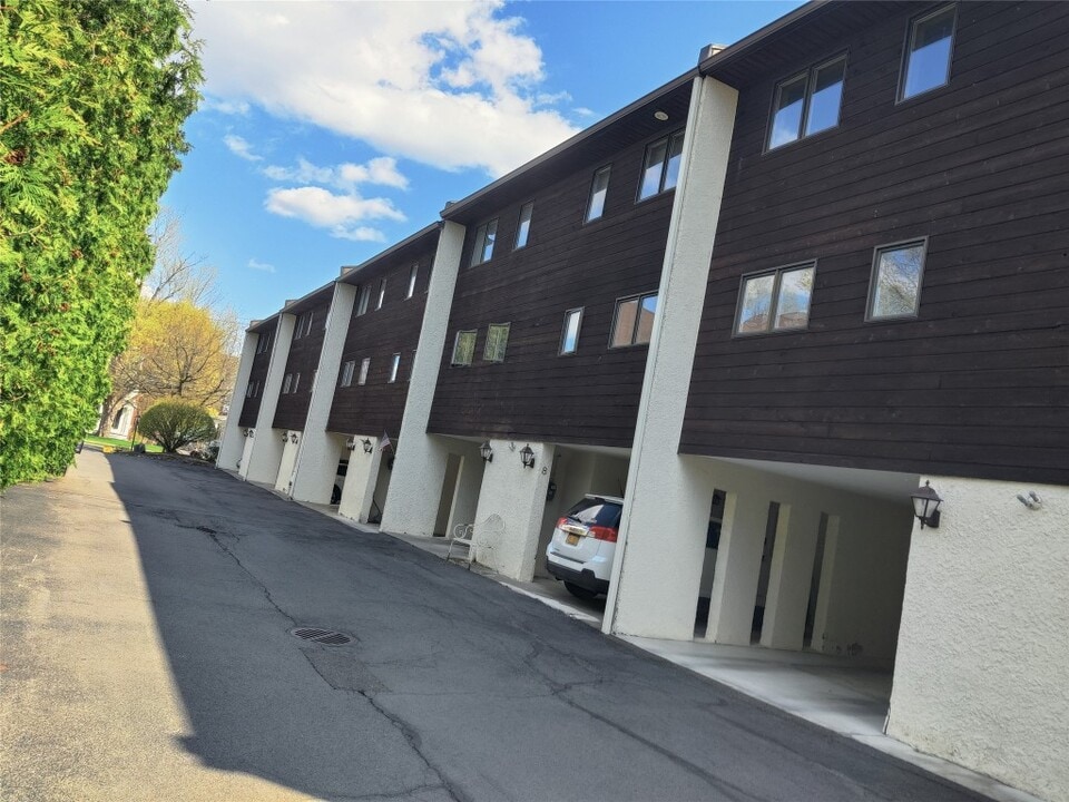 19 Front St in Binghamton, NY - Building Photo