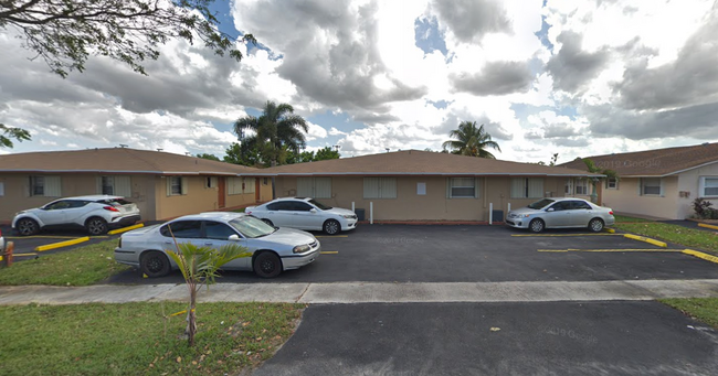 5220 NW 22nd St, Unit #5220 in Lauderhill, FL - Building Photo - Building Photo