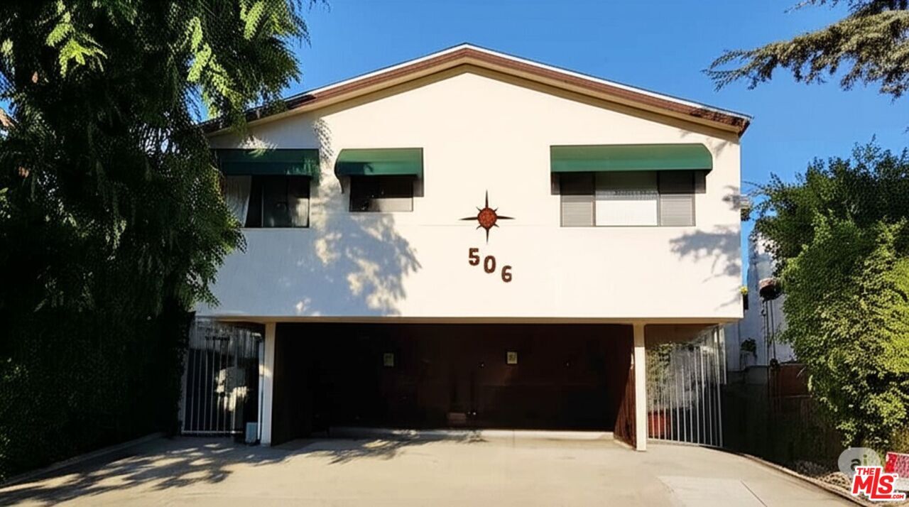 506 Flores St in West Hollywood, CA - Building Photo