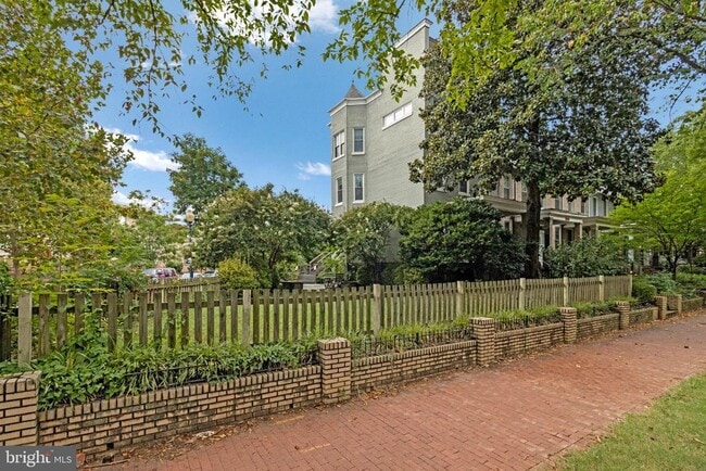 265 Kentucky Ave SE in Washington, DC - Foto de edificio - Building Photo