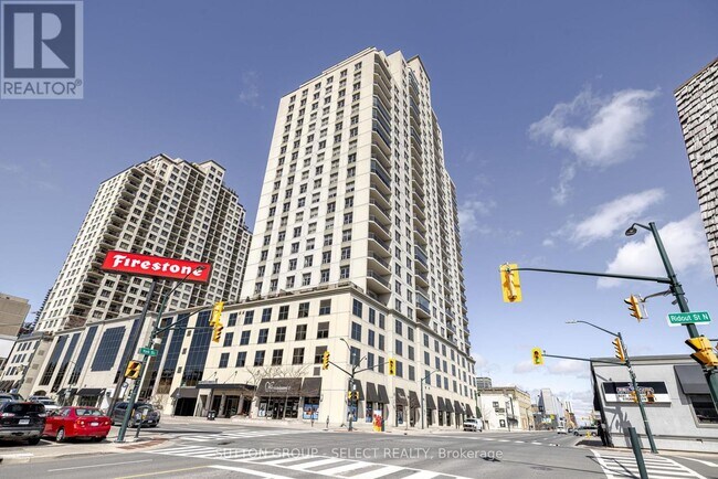 330-330 Ridout St S in London, ON - Building Photo - Building Photo