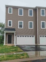 113 Meadowbrook Ln in New Providence, PA - Building Photo