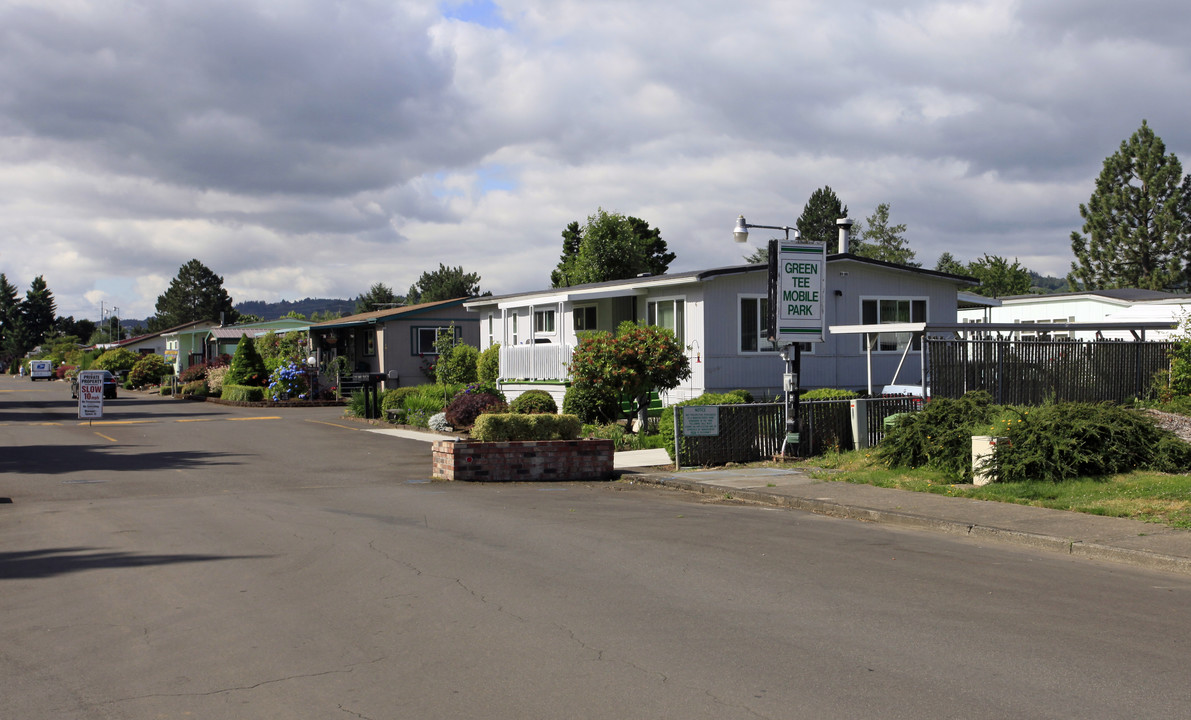 Green Tea Mobile Home Park in Gresham, OR - Foto de edificio