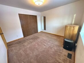 1822 Bellevue Loop in Anchorage, AK - Building Photo - Building Photo