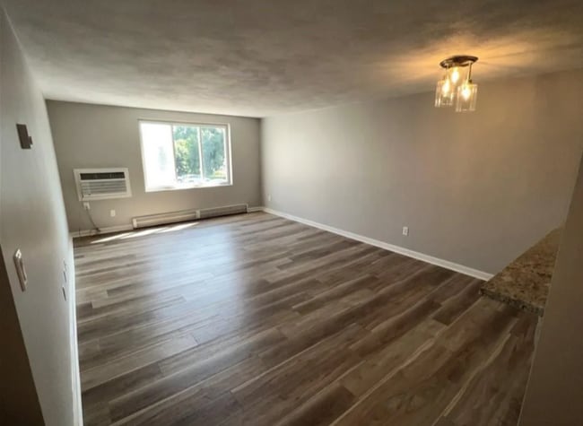 200 Woodlawn Ave, Unit 206 in North Providence, RI - Building Photo - Building Photo