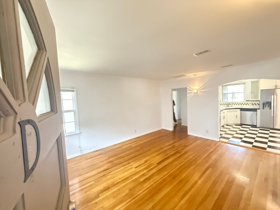 4420 Overland Ave, Unit D in Culver City, CA - Foto de edificio
