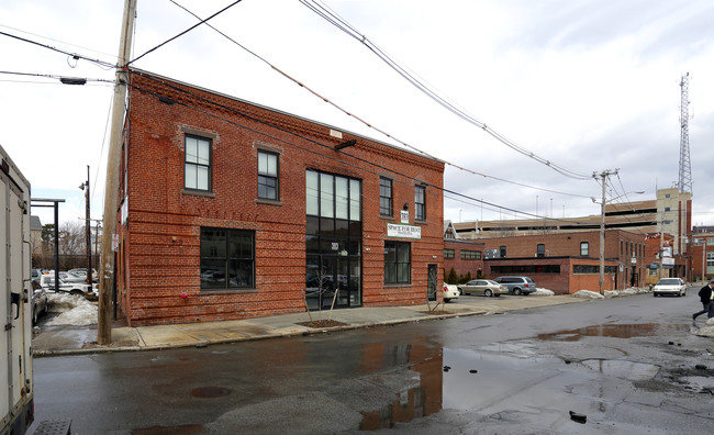 381-391 W Fountain St in Providence, RI - Building Photo - Building Photo