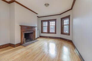 8 Humboldt St, Unit 3 in Cambridge, MA - Building Photo