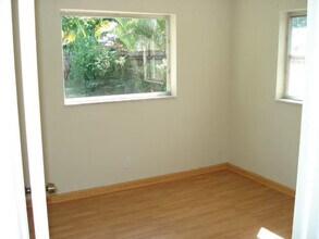 522 SW 72nd Ave in North Lauderdale, FL - Building Photo - Building Photo