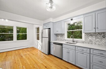 412 Main St in New Canaan, CT - Building Photo - Building Photo