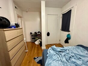 221 Summer St, Unit 3r in Somerville, MA - Building Photo - Building Photo