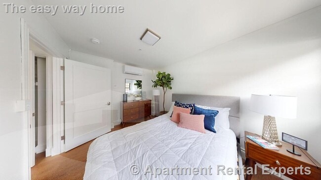 1200 Massachusetts Ave, Unit #512 in Cambridge, MA - Foto de edificio - Building Photo