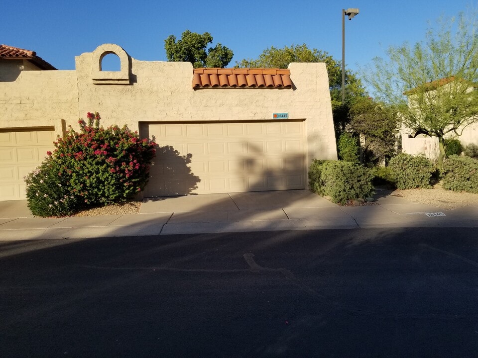 16445 N 29th Dr in Phoenix, AZ - Building Photo
