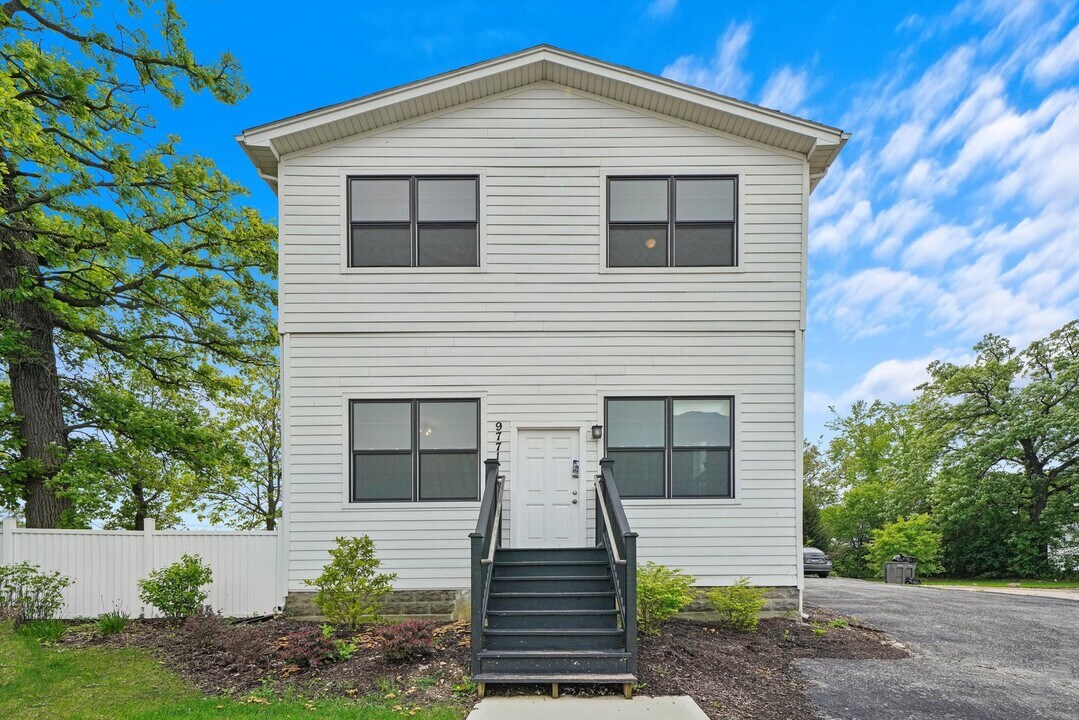 9771 W 143rd St in Orland Park, IL - Building Photo