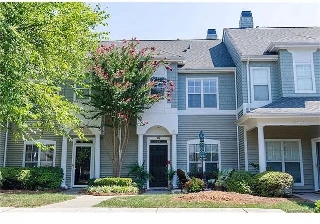 18731 Silver Quay Dr in Cornelius, NC - Building Photo