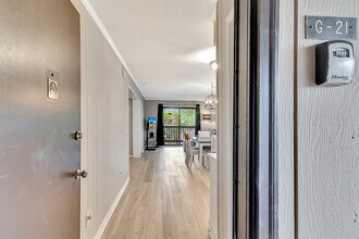 40 Folly Field Rd, Unit G21 in Hilton Head Island, SC - Building Photo - Building Photo