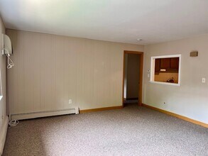 45 Jacqueline Rd, Unit 9 in Waltham, MA - Building Photo - Building Photo