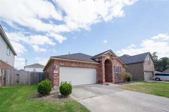 451 Woodhaven Forest Dr in Conroe, TX - Building Photo - Building Photo