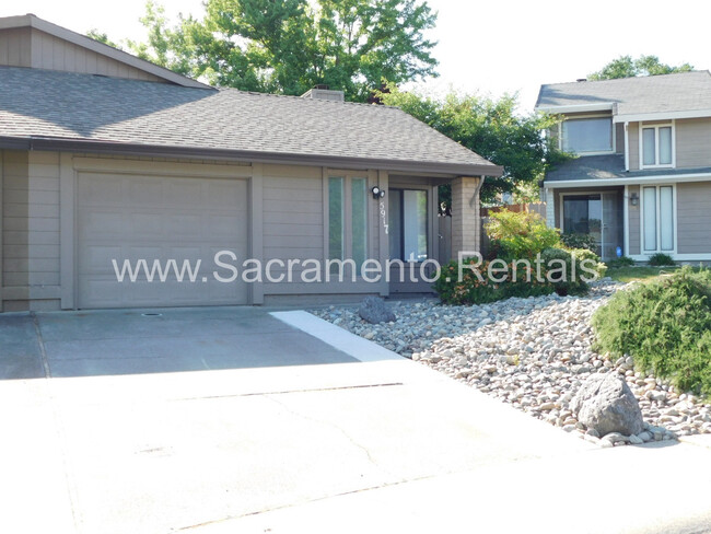 property at 5917 Petaluma Ct