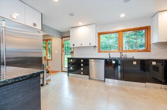 26 Redbrook Rd in Kings Point, NY - Building Photo - Building Photo