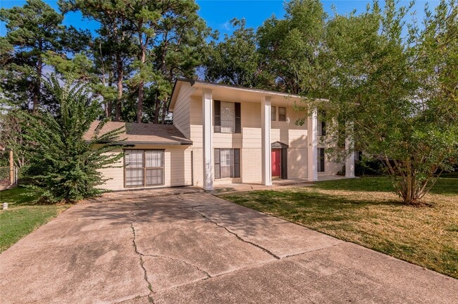 2712 Chimney Rock Rd in Huntsville, TX - Building Photo - Building Photo