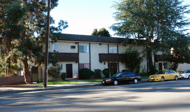 14742 Vanowen St in Van Nuys, CA - Building Photo - Building Photo