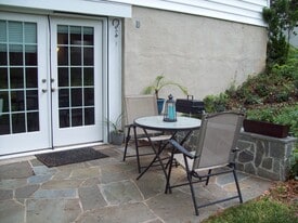 2213 Sherwood Hall Ln, Unit 2213B