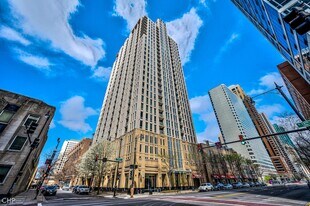 1250 S Michigan Ave, Unit 2104 in Chicago, IL - Building Photo