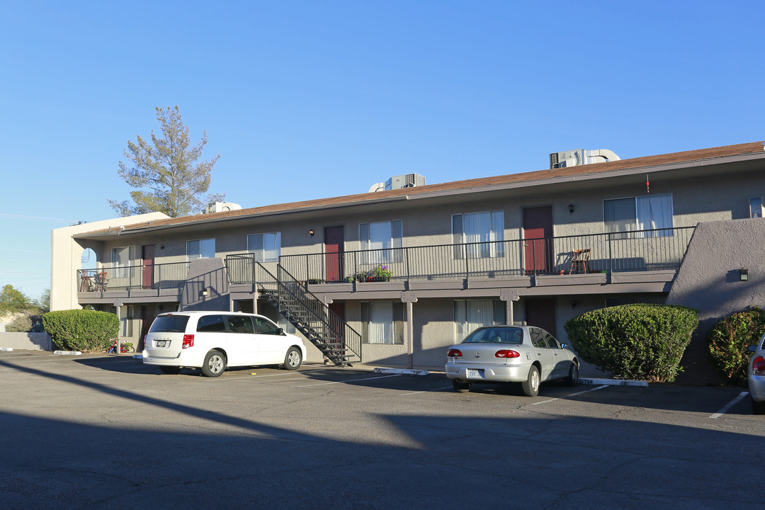 Desert Terrace Apartments in Tucson, AZ - Building Photo