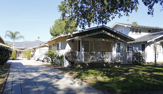 455-459 Riverdale Dr in Glendale, CA - Building Photo - Building Photo