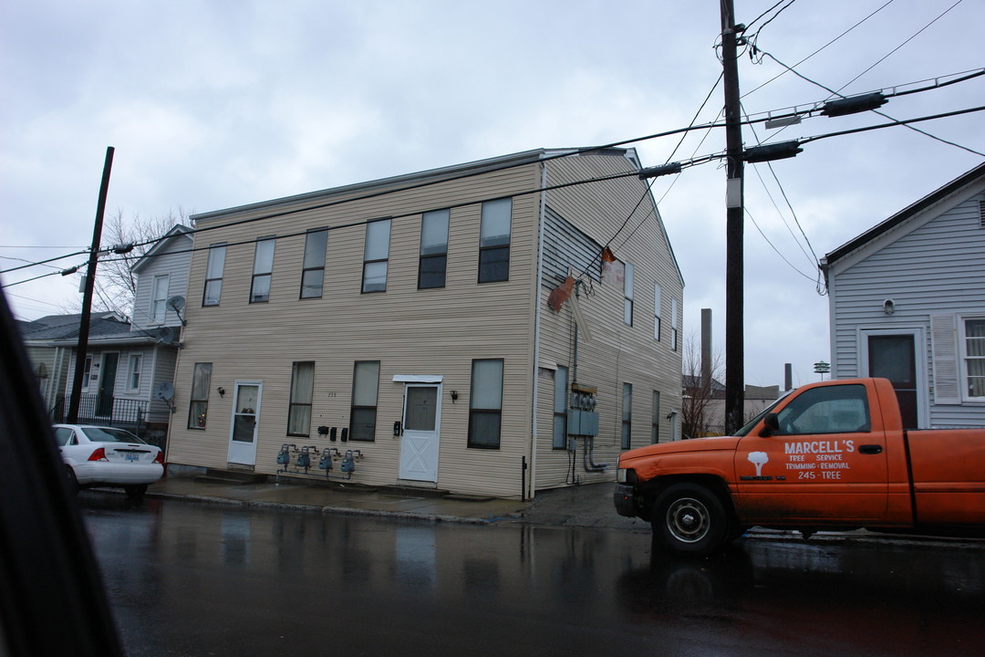 735 Vine St in Louisville, KY - Building Photo