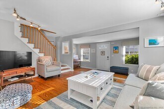 15 Elm St in Milford, CT - Building Photo - Building Photo