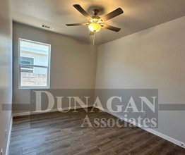 3805 N Pat Garrett Rd in Carlsbad, NM - Foto de edificio - Building Photo