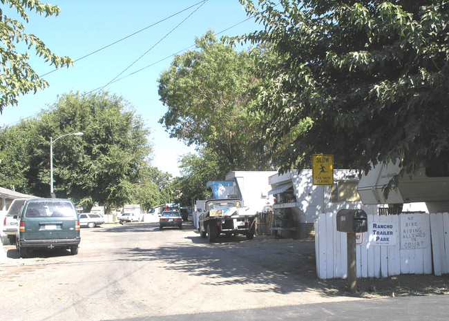 Rancho Mobile Home Park in Stockton, CA - Foto de edificio - Building Photo