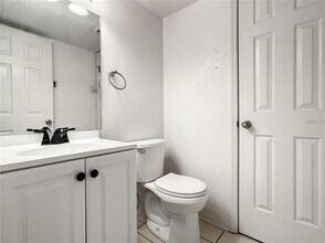 2211 Coach House Blvd in Orlando, FL - Building Photo - Building Photo