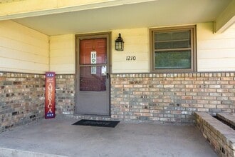 1210 Nelson Ave in Liberal, KS - Building Photo - Building Photo