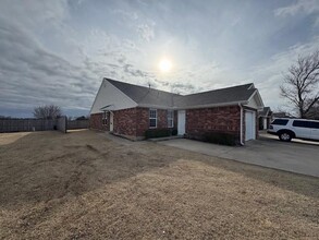 2514 Leeds Ln in Norman, OK - Building Photo - Building Photo