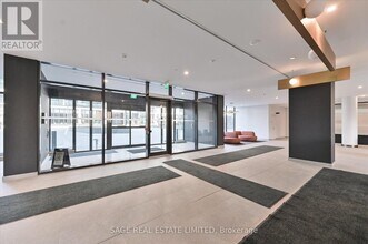 1 Quarrington Lane in North York, ON - Building Photo - Building Photo