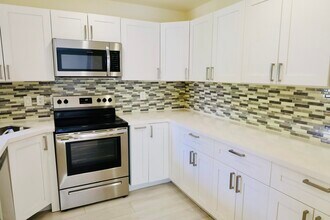 2540 Carambola Cir N in Coconut Creek, FL - Building Photo - Building Photo