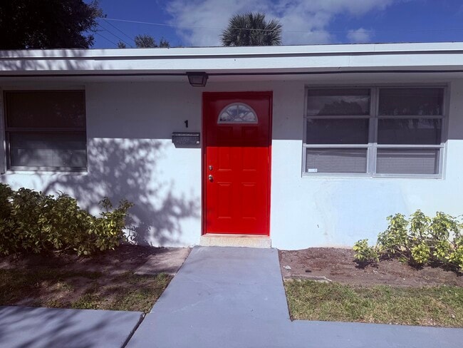 630 Prosperity Farms Rd in North Palm Beach, FL - Building Photo - Building Photo