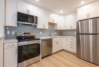 Nahatan Terrace in Norwood, MA - Building Photo - Building Photo