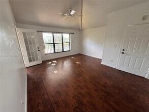 3961 NW 87th Ave in Sunrise, FL - Building Photo - Building Photo