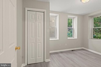 1018 S 52nd St in Philadelphia, PA - Building Photo - Building Photo