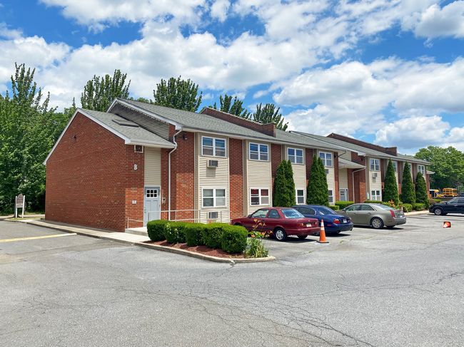 Wheatley Hollow Garden Apartments