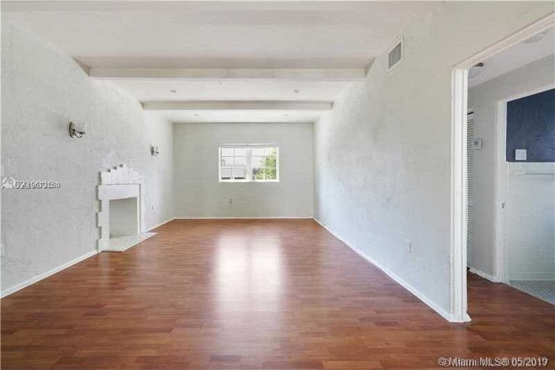 2411 Biscayne Blvd-Unit -3 in Miami, FL - Building Photo