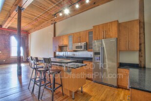 1400 Rosa L Parks Blvd in Nashville, TN - Building Photo