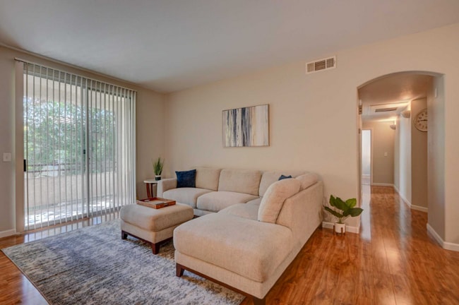 1830 N Buffalo Dr in Las Vegas, NV - Building Photo - Building Photo