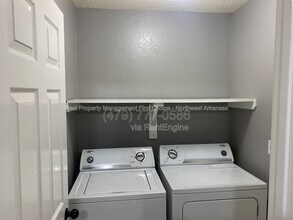 509 E Pinion St in Rogers, AR - Building Photo - Building Photo